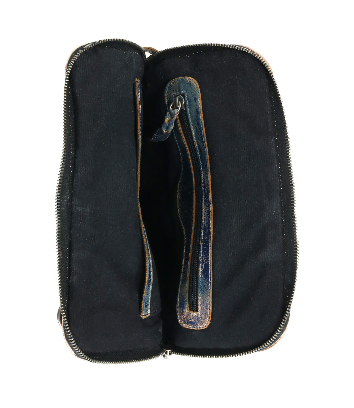 Open black Bed|Stü Aiken full-grain leather zippered pouch with two visible compartments separated by a divider and subtly worn edges. Combining style and anti-theft security, this bag is ideal for keeping your essentials safe and organized.