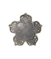 The Bed|Stü Flower Sparkle Buckle is a vintage-inspired accessory featuring textured metal petals and small round rhinestones along the outer edges—perfect for adding a touch of elegance to your outfit or pairing with a coordinating flower-shaped brooch.
