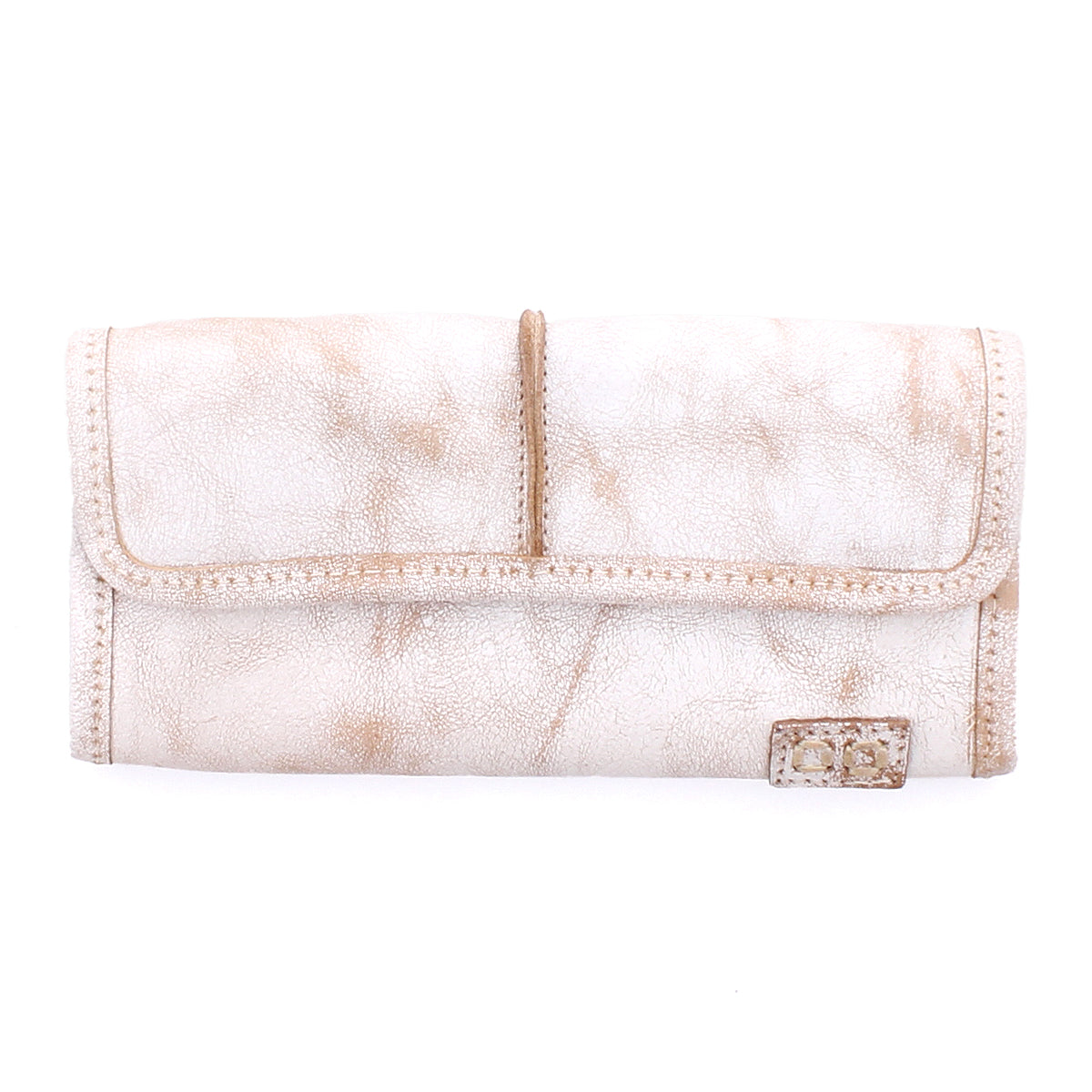 Meet Canton by Bed|Stü: a beige leather wallet featuring a fold-over flap and a small rectangular metal accent on the front bottom right corner. This versatile 2-in-1 design effortlessly transitions from wallet to clutch, offering you effortless style for any occasion.