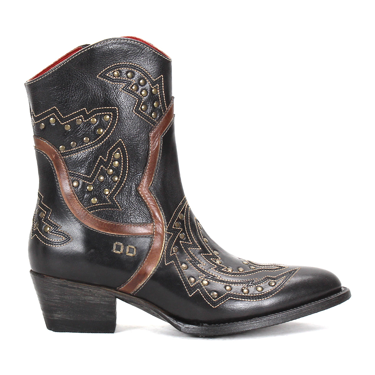 The Bed|Stü Chamise is a black leather western boot featuring brown detailing, decorative stitching, metal studs, and a short heel, displayed in side profile on a plain white background.