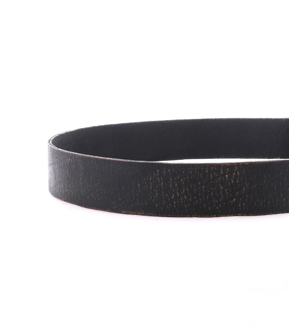 A close-up photo of the Bed|Stü Hobo belt showcases its sleek metal buckle and black leather strap, elegantly curved against a white background—an ideal accessory to elevate your everyday style.