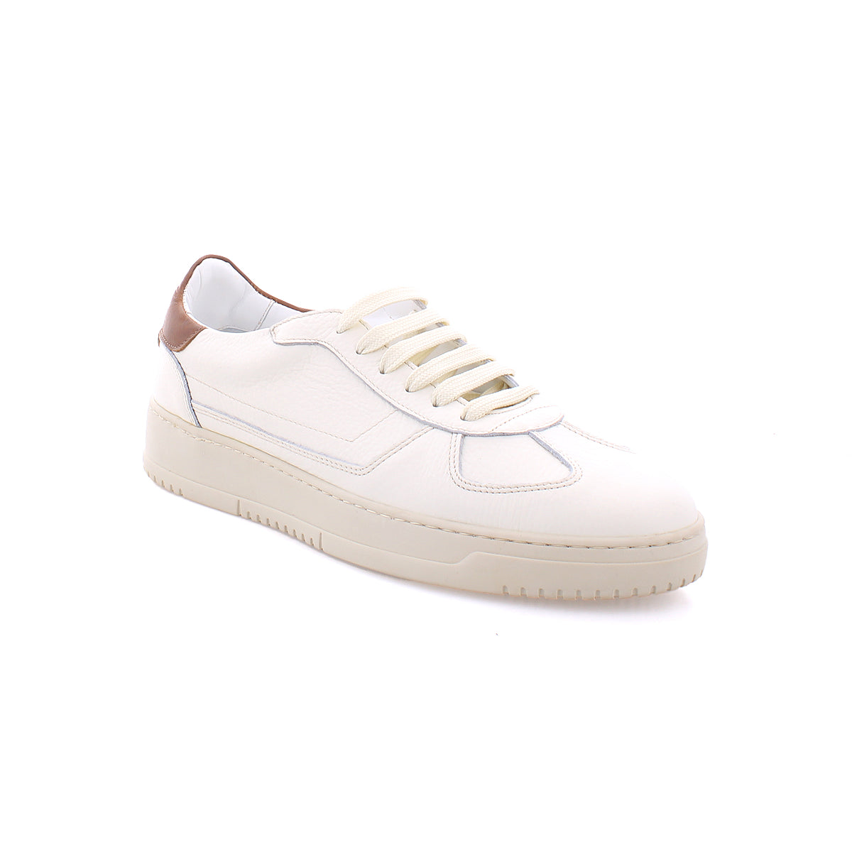 Introducing the North by Bed|Stü, a timeless men's white low-top sneaker featuring a beige sole and laces, accented with a brown heel tab. Inspired by premium Italian leather sneaker design, this classic is showcased against a crisp white background for enduring style.