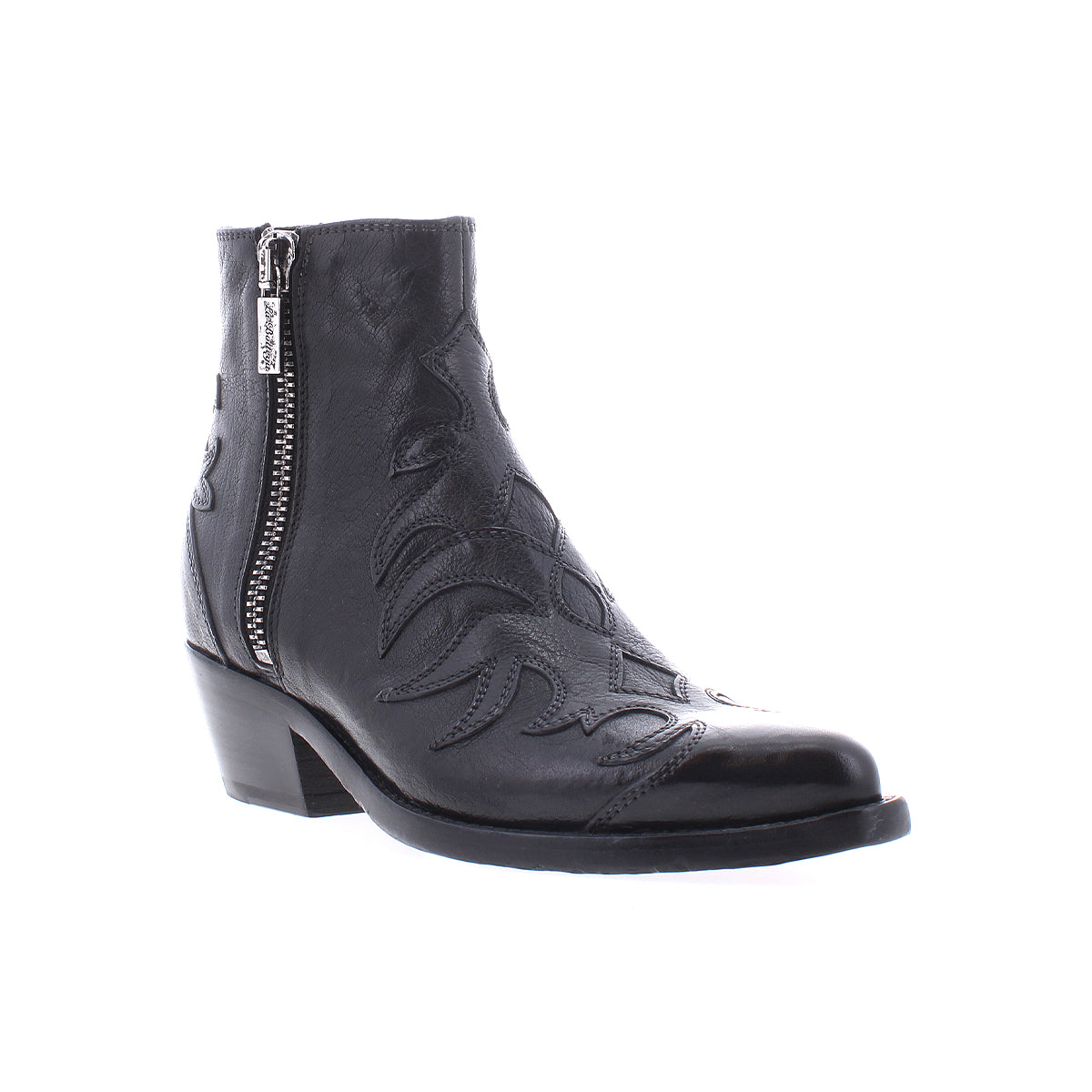 Bed|Stü Tentativa is a black leather ankle boot featuring a side zipper, low stacked heel, and decorative stitched pattern on the upper, all inspired by a vintage Western aesthetic.