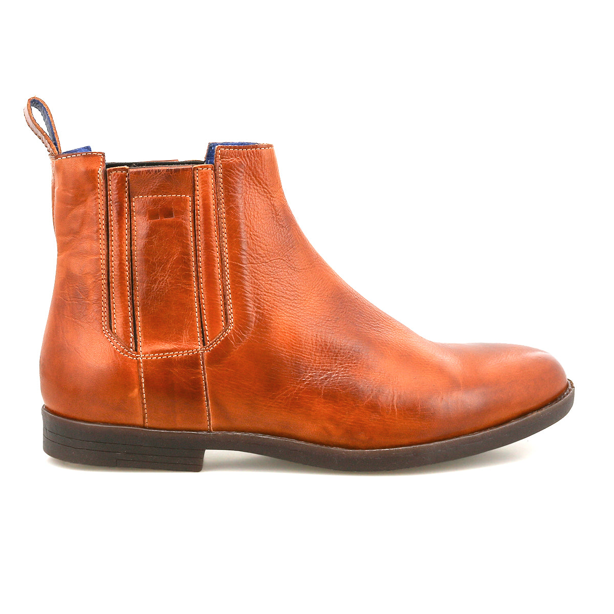 The Bed|Stü Verrocchio is a handcrafted leather Chelsea boot featuring side elastic panels, a pull tab, and a low heel for everyday wear, displayed in a left side profile against a white background.