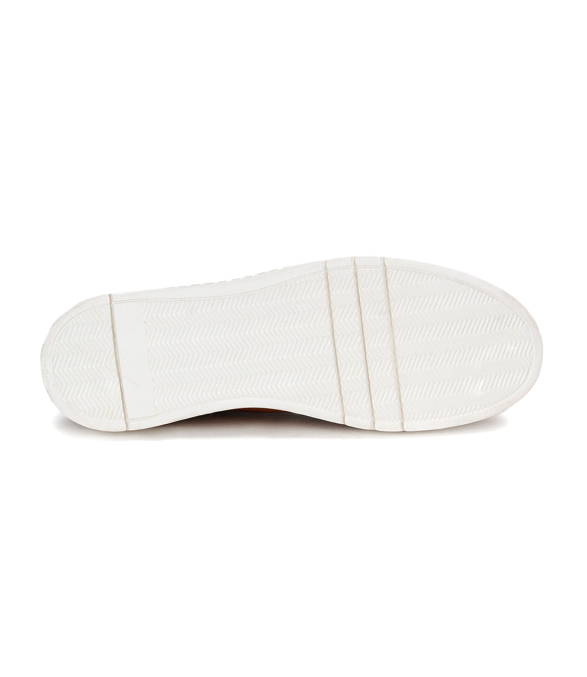 The white cushioned rubber sole of the Bed|Stü Workbench features a herringbone tread pattern, three horizontal grooves, and textured heel and toe areas, enhancing everyday versatility—making it perfect for any men’s high-top sneaker.