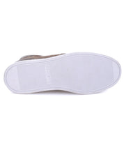 Bottom view of the Lordmind by Bed|Stü, a classic lace-up casual shoe featuring a clean white rubber sole with subtle horizontal grooves and a textured heel area for enhanced comfort and cushioning.